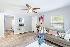 Sleeps 4 Hot Tub Fenced INN