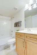 Great Condo at Pentagon City