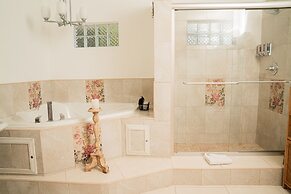 Villa Serenity by the water