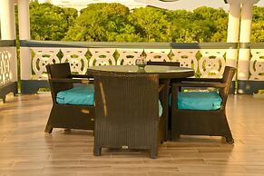 Villa Serenity by the water