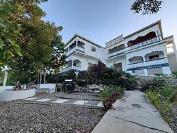 Villa Serenity by the water