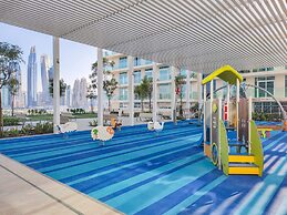 Maison Privee - Deluxe 3BR Apt w/ Dubai Marina View and Beach Access