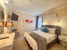Carrington Suites Hotel
