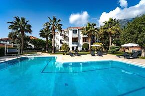 Carrington Suites Hotel