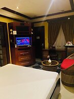 Fields Palace Hotel