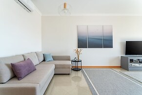 Sea view Apartment with relax Terrace & 2 Swimming pools