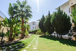 Sea view Apartment with relax Terrace & 2 Swimming pools