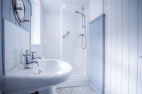 Captains Walk - 4 Bedroom Apartment - Saundersfoot