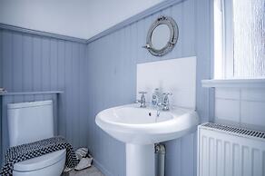 Captains Walk - 4 Bedroom Apartment - Saundersfoot