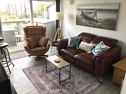 Stunning Compact Apartment Just Outside Looe