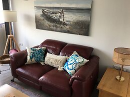 Stunning Compact Apartment Just Outside Looe