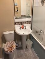 Stunning Compact Apartment Just Outside Looe