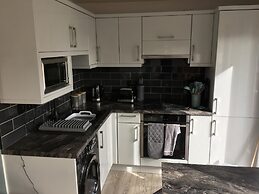 Stunning Compact Apartment Just Outside Looe