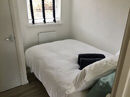 Stunning Compact Apartment Just Outside Looe