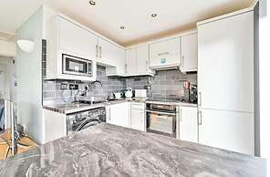 Stunning Compact Apartment Just Outside Looe