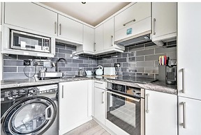 Stunning Compact Apartment Just Outside Looe