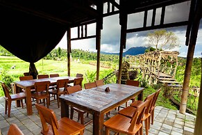 Maha Gangga Valley by ecommerceloka