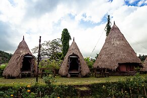 Maha Gangga Valley by ecommerceloka