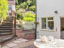 Charming 1-bed Cottage Located in Ironbridge