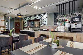 Atrium Studio Sarbinowo by Renters