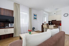 Atrium Studio Sarbinowo by Renters