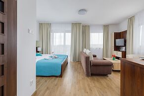 Atrium Studio Sarbinowo by Renters