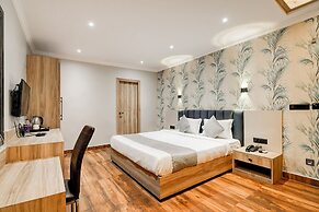FabHotel Seventy Seven