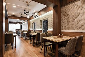 FabHotel Seventy Seven