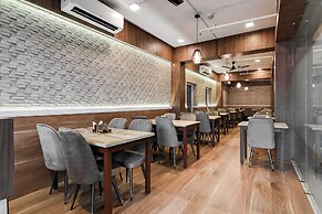 FabHotel Seventy Seven
