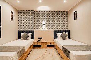 FabHotel Seventy Seven