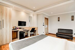 FabHotel Seventy Seven