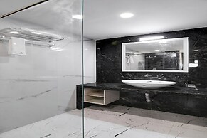 FabHotel Seventy Seven
