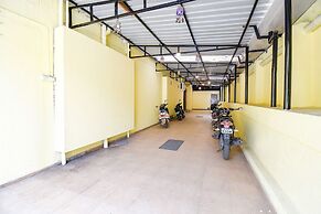 FabHotel Royal Empire