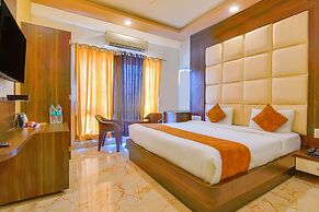 FabHotel Prime The Royal Galaxy