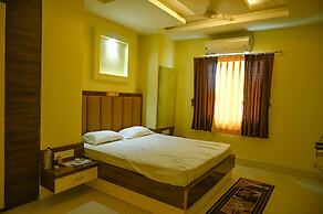 Fabhotel Golden Bliss