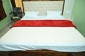 Fabhotel Golden Bliss