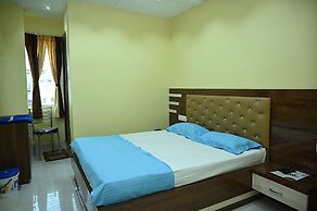 Fabhotel Golden Bliss