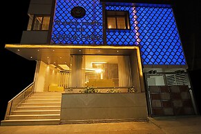 Fabhotel The Leela Park