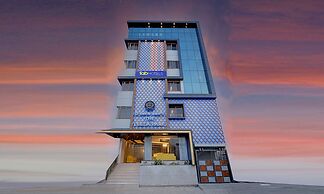 Fabhotel The Leela Park