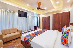 FabHotel Grand View Inn