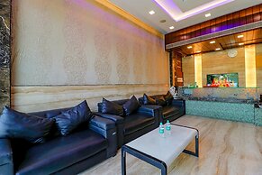 Fabhotel Admire Suites