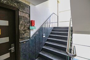 Fabhotel Admire Suites