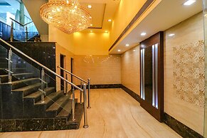 Fabhotel Admire Suites