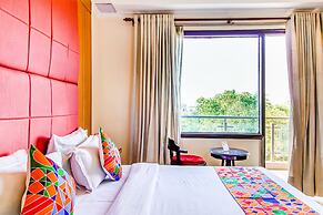 Fabhotel Signature Plaza