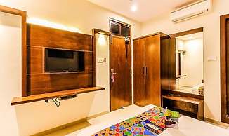 Fabhotel Empire Suite