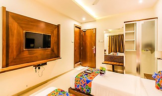 Fabhotel Empire Suite