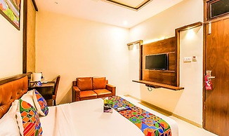 Fabhotel Empire Suite