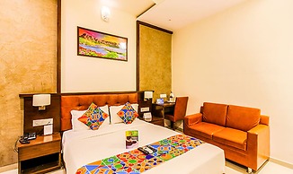 Fabhotel Empire Suite