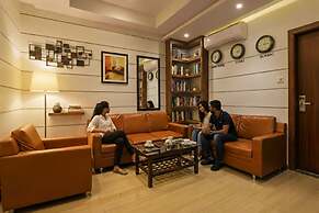 Fabhotel Empire Suite
