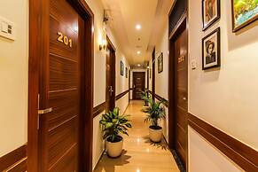 Fabhotel Empire Suite